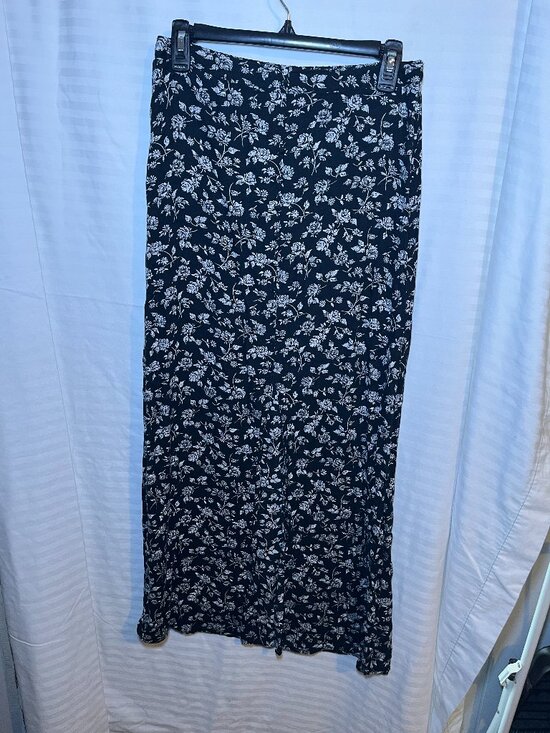 Mossimo Supply Co. Dresses & Skirts - Mossimo Black White Floral Maxi Skirt Size Small